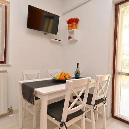 Stana 242 Apartmán Fažana