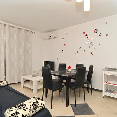Stana 242 Apartmán Fažana